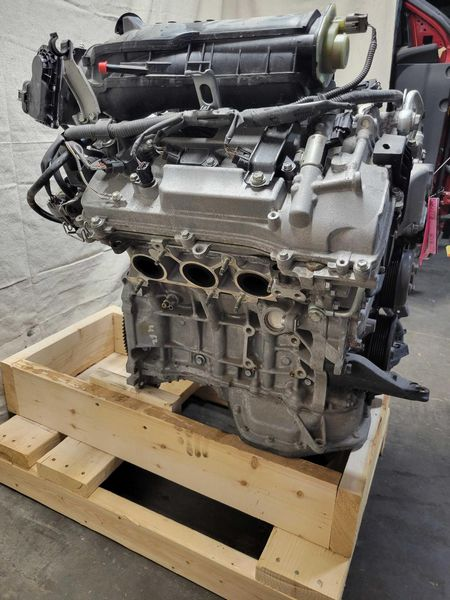 2015 TOYOTA HIGHLANDER gasoline, 3.5L, VIN K (5th digit, 2GRFE engine, 6 cylinder), oil cooler Used Engine