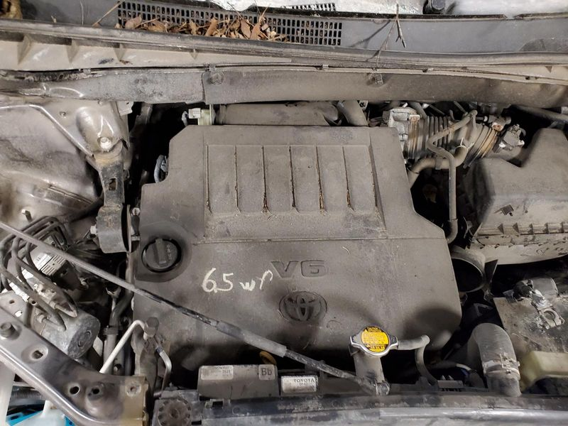 2014 TOYOTA HIGHLANDER gasoline, 3.5L, VIN K (5th digit, 2GRFE engine, 6 cylinder), oil cooler Used Engine