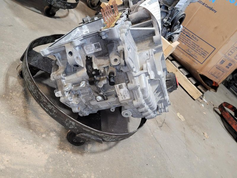 2022 Ford ESCAPE (AT), hybrid, (2.5L), FWD Used Transmission