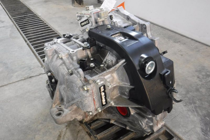 2016 TOYOTA AVALON AT, 2.5L (2ARFXE engine, 4 cylinder, hybrid) Used Transmission