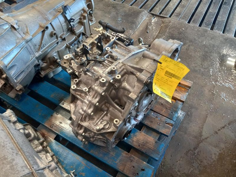 2016 TOYOTA AVALON AT, 3.5L (2GRFE engine, 6 cylinder) Used Transmission