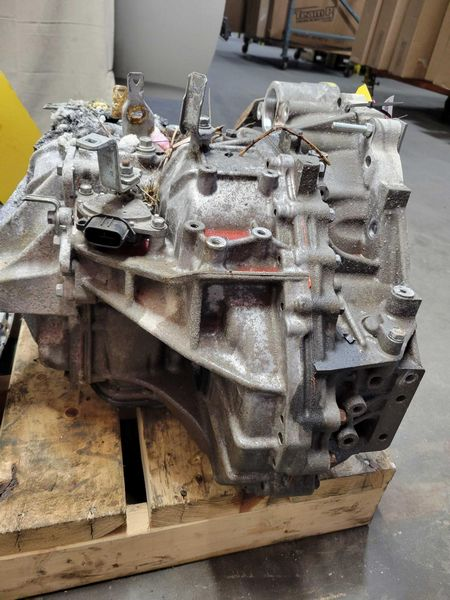 2016 TOYOTA SIENNA AT, (6 cylinder), FWD Used Transmission