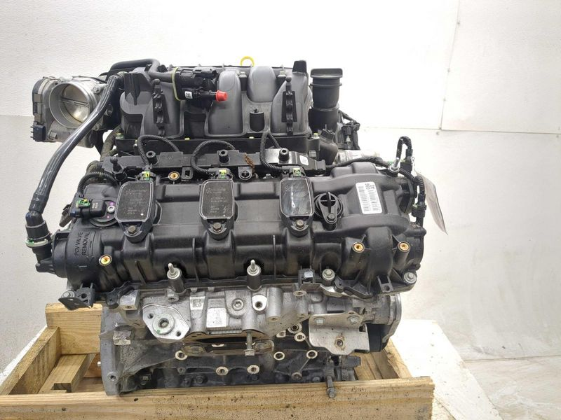 2021 CHRYSLER PACIFICA VIN 7 (8th digit, hybrid), gasoline Used Engine