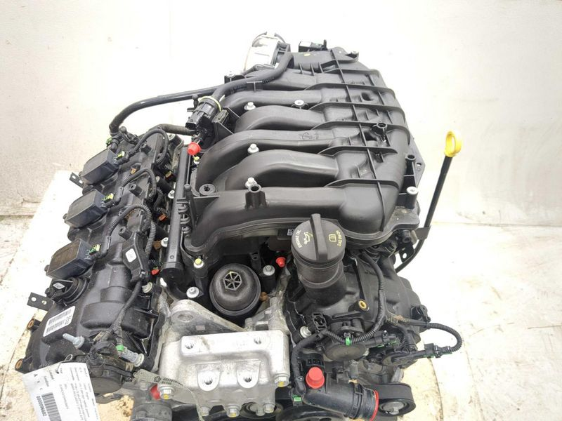 2020 CHRYSLER PACIFICA VIN 7 (8th digit, hybrid), gasoline Used Engine