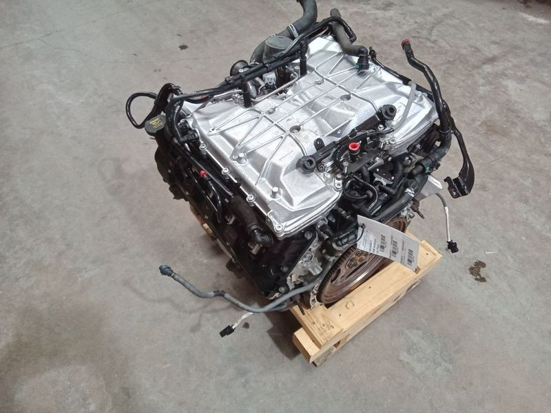 2016 Land Rover RANGE ROVER 5.0L, VIN E (7th digit) Used Engine