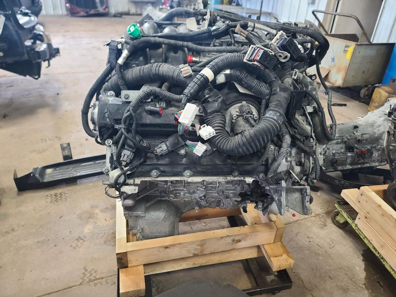 2018 INFINITI QX80 (5.6L, VIN A, 4th digit, VK56VD) Used Engine