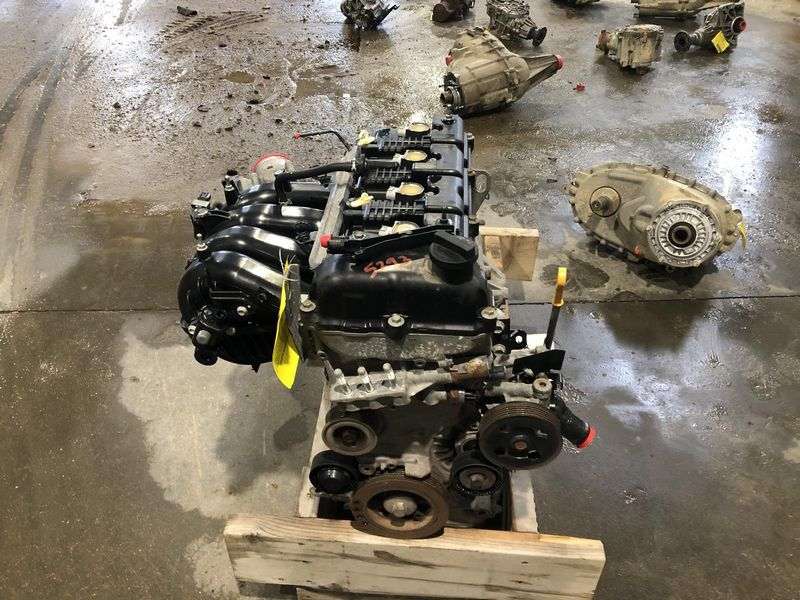 2011 SUZUKI KIZASHI (2.4L, VIN 9, 6th digit) Used Engine