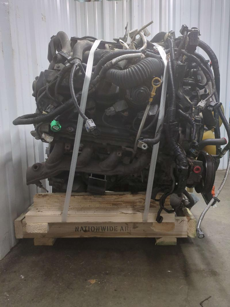 2017 INFINITI QX80 (5.6L, VIN A, 4th digit, VK56VD) Used Engine