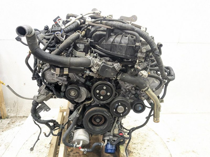 2017 INFINITI QX80 (5.6L, VIN A, 4th digit, VK56VD) Used Engine