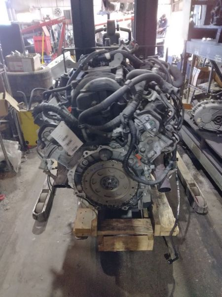2016 INFINITI QX80 (5.6L, VIN A, 4th digit, VK56VD) Used Engine