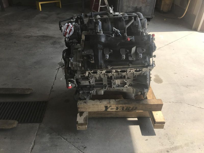 2016 INFINITI QX80 (5.6L, VIN A, 4th digit, VK56VD) Used Engine