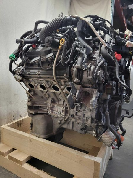 2016 INFINITI QX80 (5.6L, VIN A, 4th digit, VK56VD) Used Engine