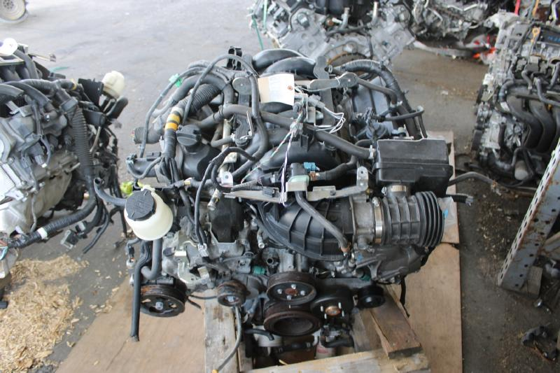 2016 INFINITI QX80 (5.6L, VIN A, 4th digit, VK56VD) Used Engine