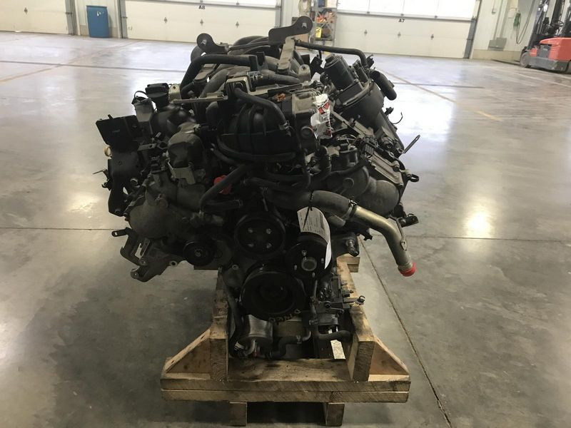 2015 INFINITI QX80 (5.6L, VIN A, 4th digit, VK56VD) Used Engine