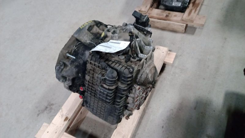 2014 Jeep CHEROKEE AT, 3.2L, 4x4 (2 speed transfer case), w/o tow package Used Transmission