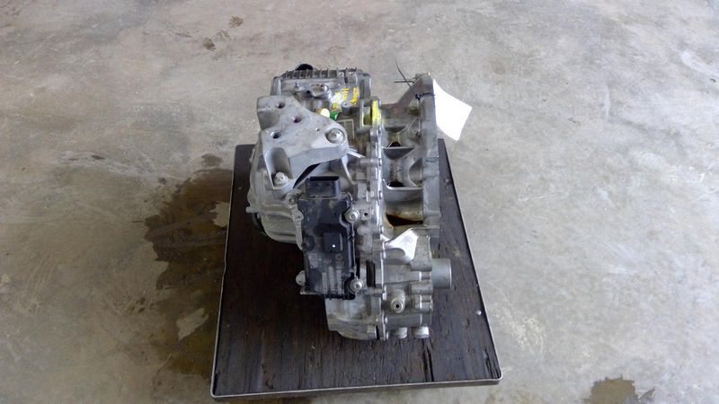 2014 Jeep CHEROKEE AT, 3.2L, AWD (single speed transfer case), tow package Used Transmission