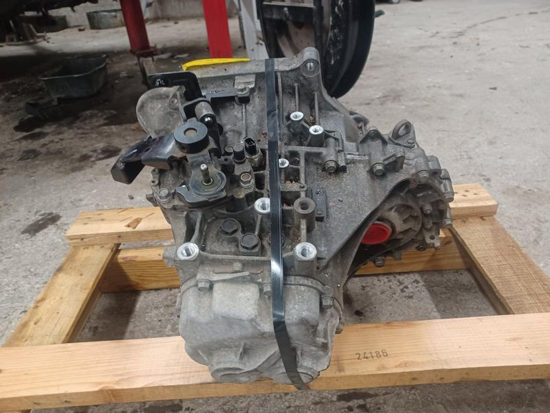2016 HYUNDAI VELOSTER MT, (6 speed), naturally aspirated Used Transmission