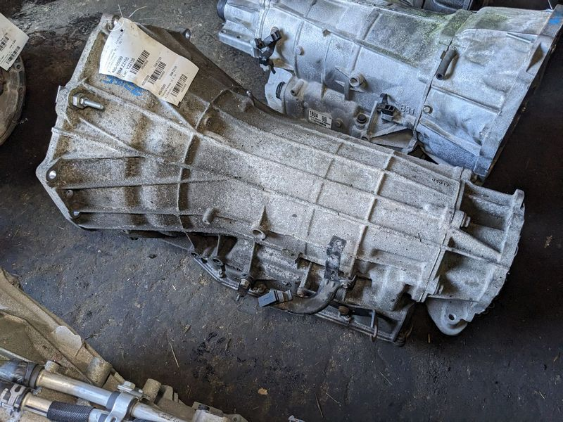2016 CADILLAC ESCALADE AT, 4x4 Used Transmission