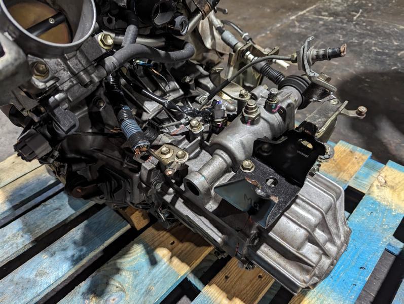 2005 PONTIAC VIBE MT, 6 speed Used Transmission