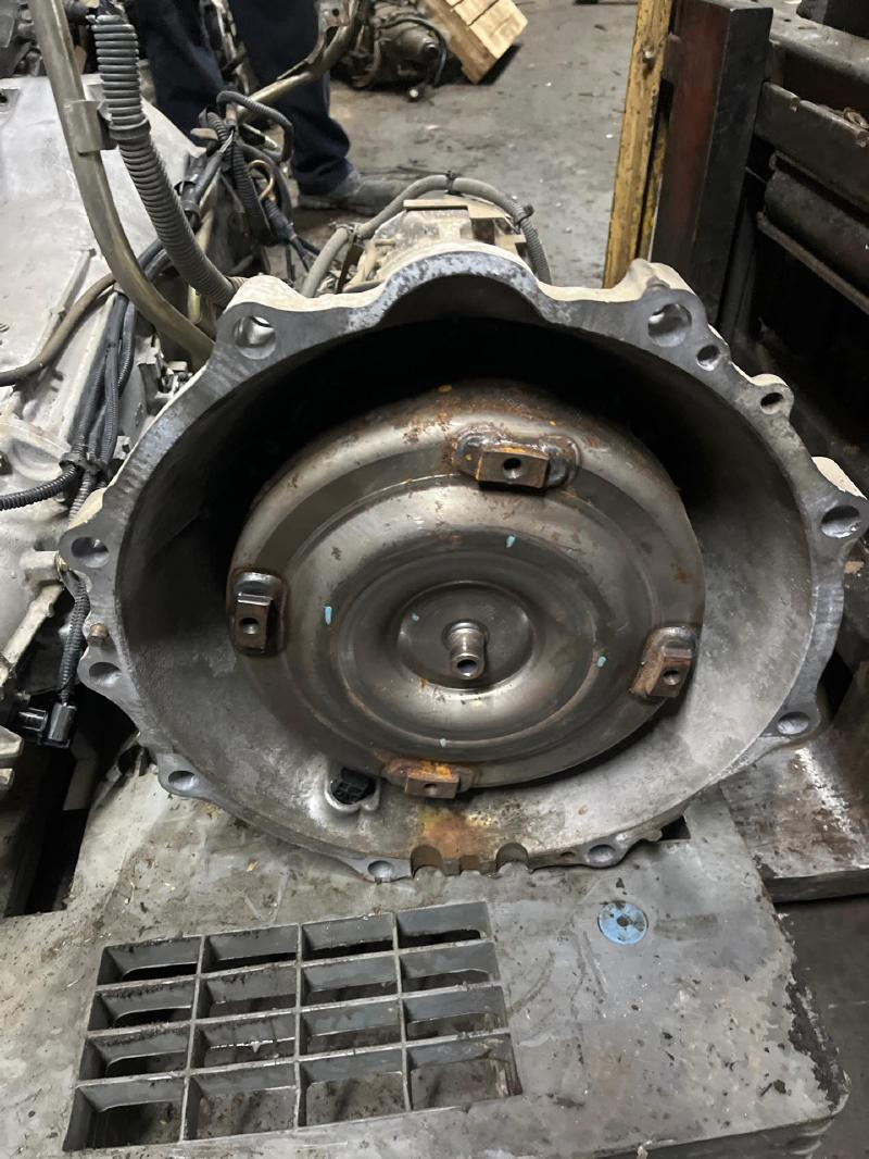2005 Nissan Titan At, 4x2, non Locking rear differential, column shift Used Transmission