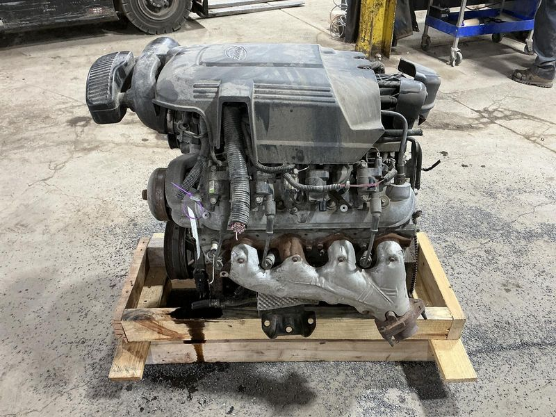 2014 Chevy Tahoe 5.3l v8 Used Engine 2
