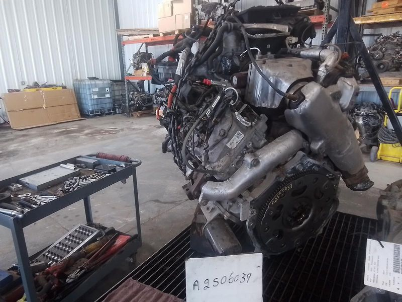 2014 Gmc Sierra 2500 6.6l V8 Diesel Turbocharged Used Engine 2