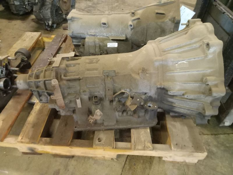2005 Nissan Titan At, 4x4, non Locking rear differential, column shift Used Transmission