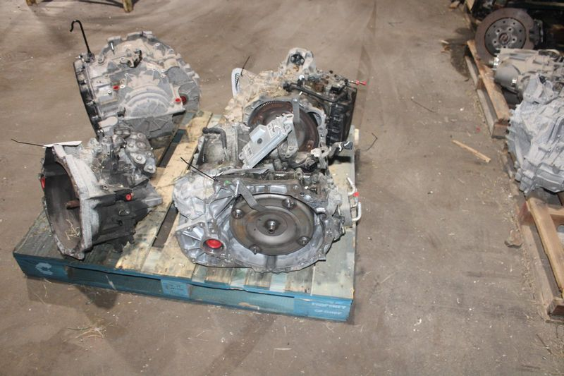 2015 Nissan Rogue select 2.5l l4 Used Transmission 2