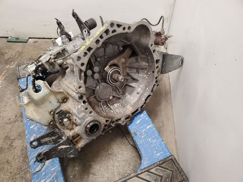 2006 Toyota Corolla Mt, fwd, 5 speed Used Transmission