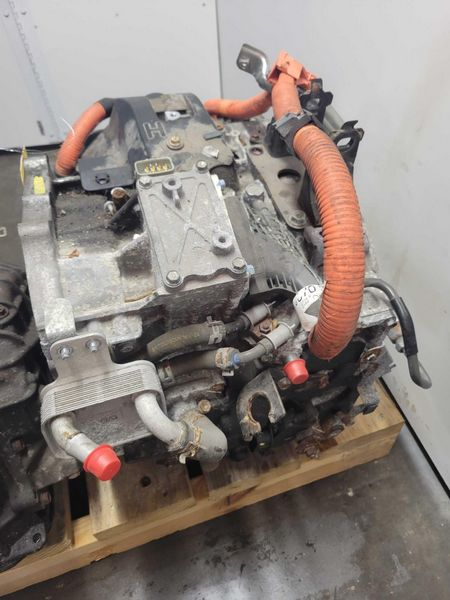 2017 Toyota Rav4 At, (2.5l, 4 cylinder engine), vin f (5th digit, 2arfe engine), fwd (u760e), id 30500 21250 Used Transmission 2