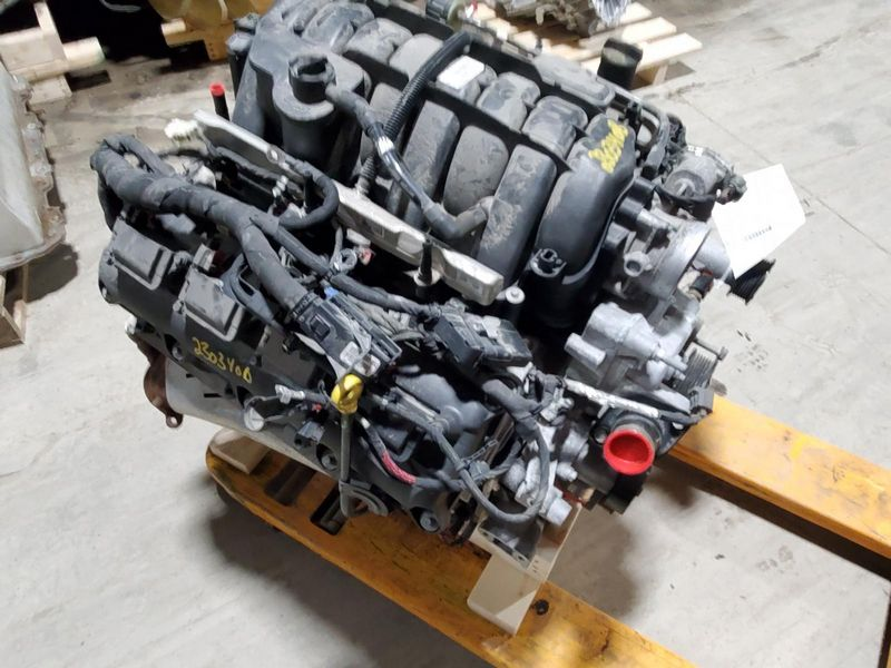2020 Chrysler 300 5.7l (vin t, 8th digit), (rwd) Used Engine 2