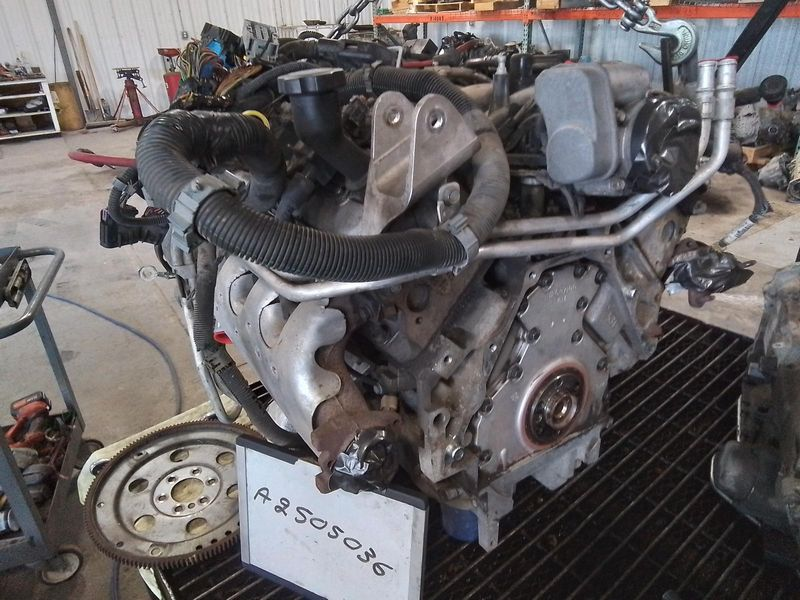 2006 Chevy Monte carlo 5.3l v8 Used Engine 2