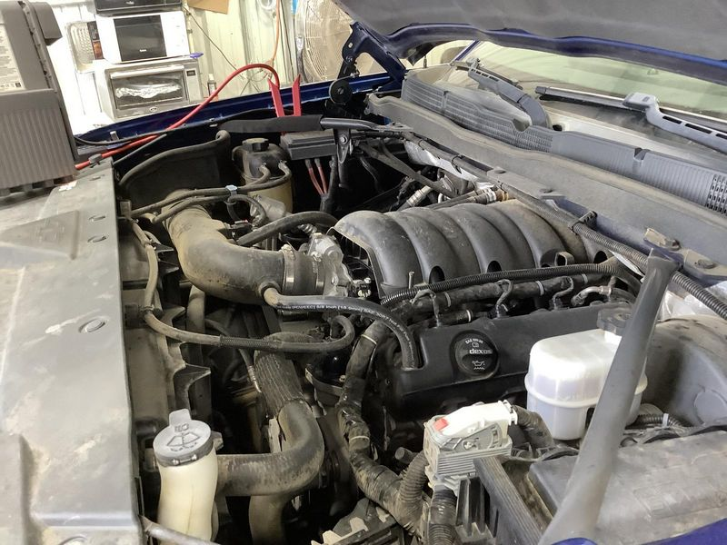 2014 Chevy Silverado 1500 At, 4x4, 6.2l Used Engine 2