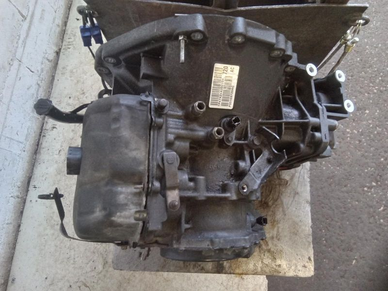2013 Chrysler 200 At, 3.6l (6 speed, auto Stick) Used Transmission 2