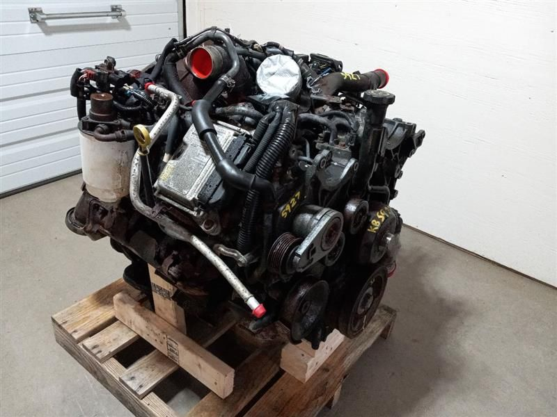 2004 Chevy Silverado 3500 6.6l turbo diesel, vin 2 (8th digit) Used Engine