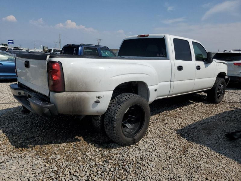 2004 Chevy Silverado 3500 6.6l turbo diesel, vin 2 (8th digit) Used Engine 2