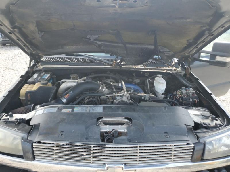 2004 Chevy Silverado 2500 6.6l turbo diesel, vin 2 (8th digit) Used Engine