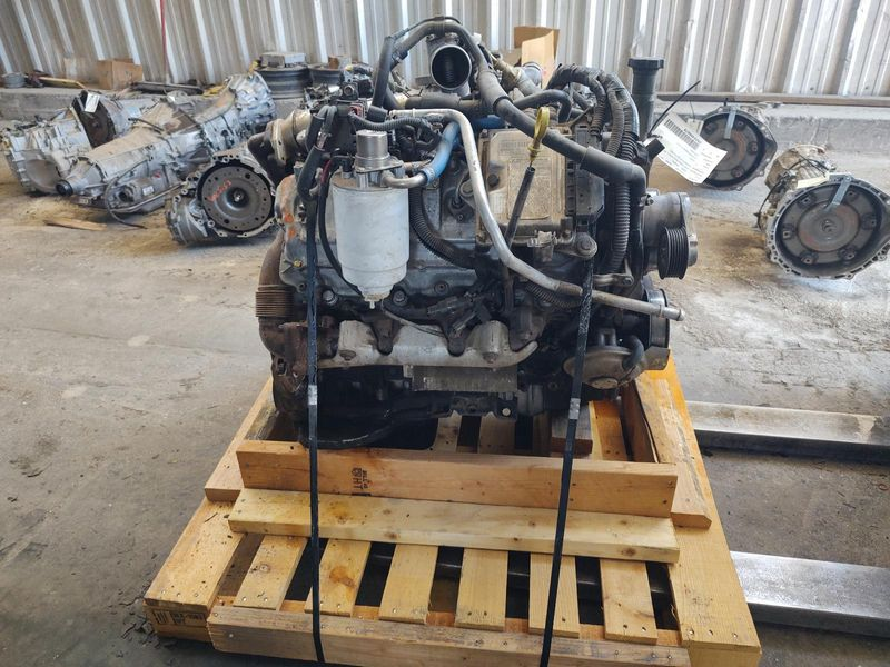 2004 Chevy Silverado 2500 6.6l turbo diesel, vin 1 (8th digit), federal, opt nf4 Used Engine 2