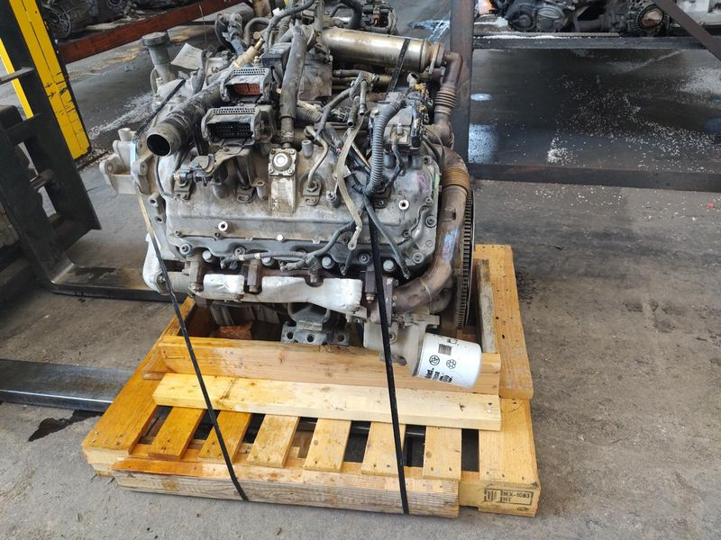 2004 Chevy Silverado 2500 6.6l turbo diesel, vin 1 (8th digit), federal, opt nf4 Used Engine 3