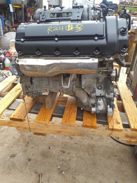 2003 Ford Thunderbird 3.9l v8 Used Engine 2