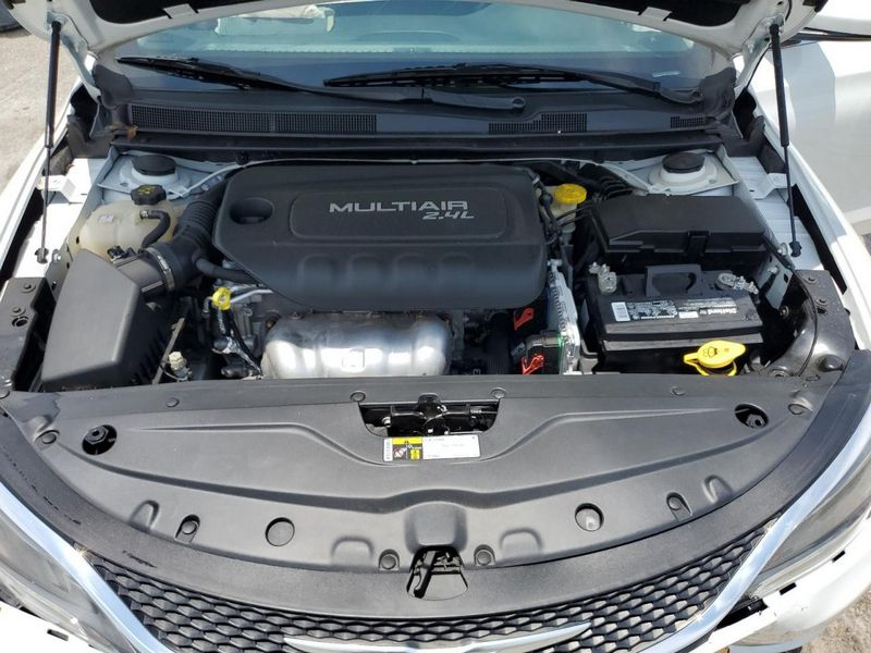 2015 Chrysler 200 (sdn), 2.4l (vin b, 8th digit), california (engine id ed8) Used Engine