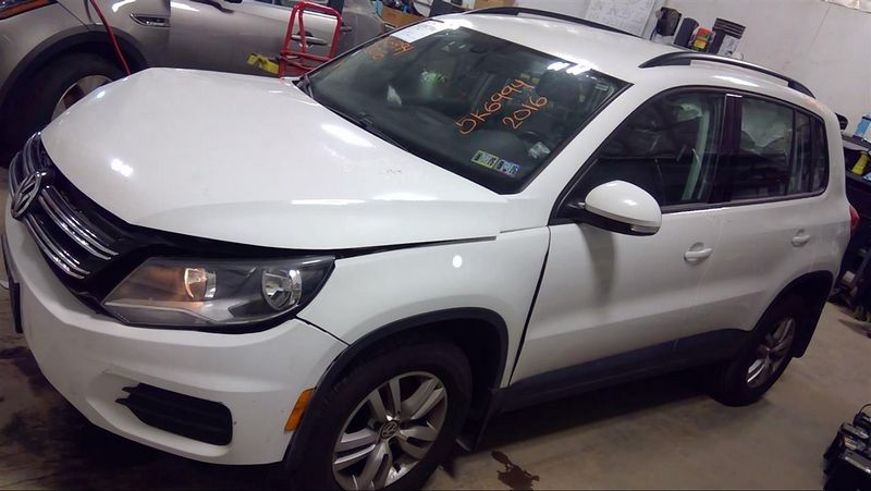 2016 Volkswagen Tiguan (2.0l, vin v, 5th digit, turbo) Used Engine 3