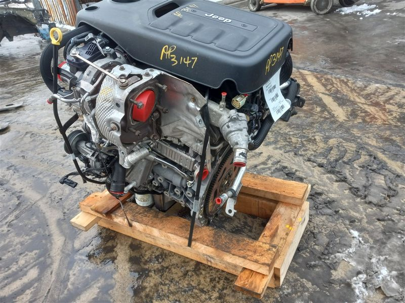 2019 Jeep Cherokee 2.0l (vin n, 8th digit), one piece oil pan Used Engine 3