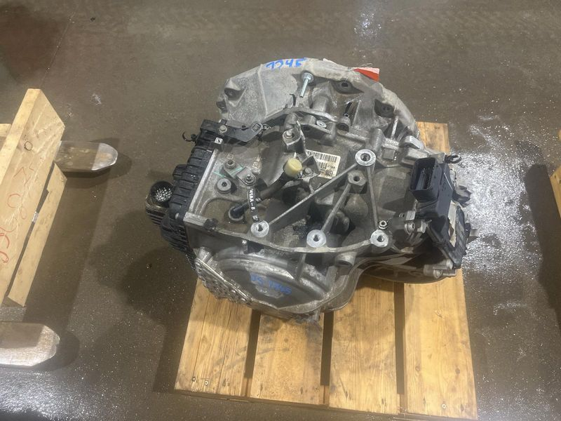 2019 Jeep Cherokee At 3.2l 4x4 2 Speed Transfer Case Used transmission 3