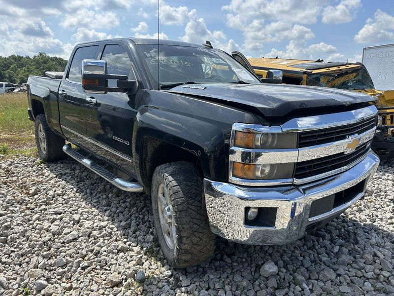 2015 Chevy Silverado 2500 6.6l V8 Diesel Turbocharged Used engine 3