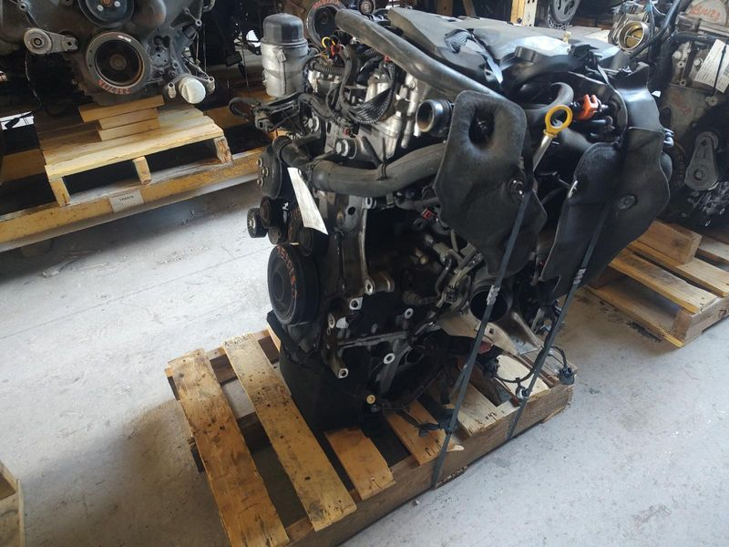 2018 Jaguar F Pace 2.0l, vin x (8th digit, gasoline), vin f (7th digit) Used Engine 3