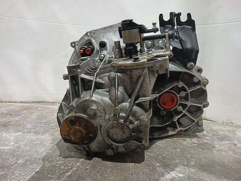 2013 Ford Focus 2.0l L4 Used transmission 3