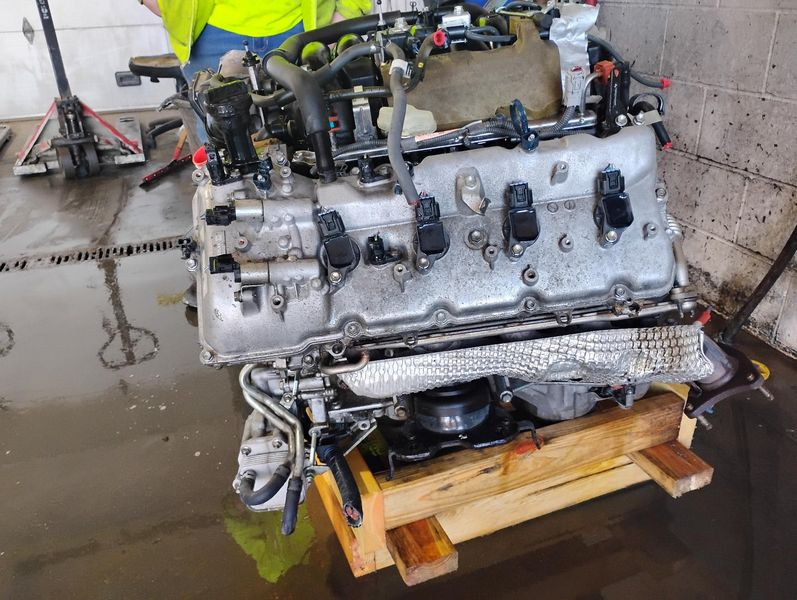 2013 Toyota Tundra 5.7l V8 Used engine 2