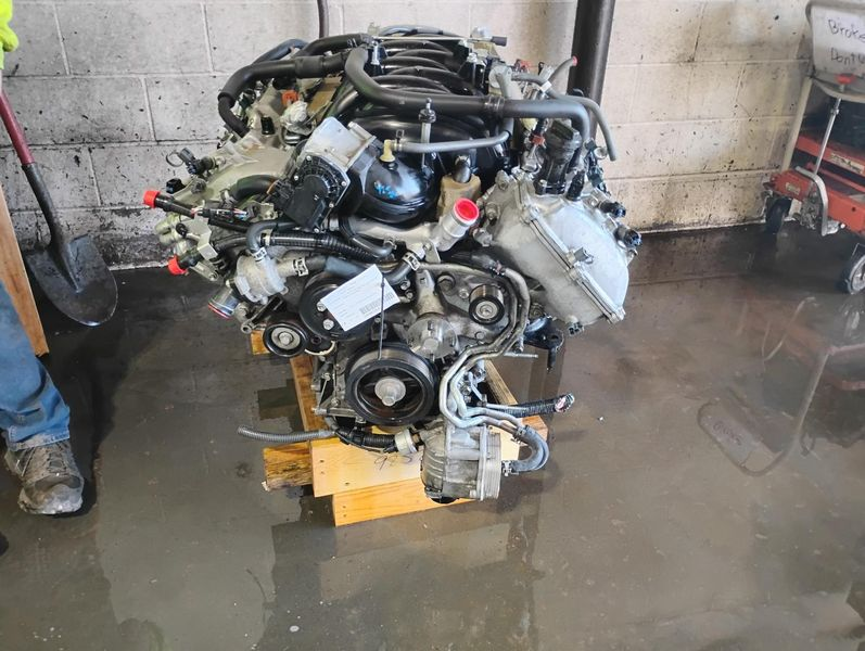 2013 Toyota Tundra 5.7l V8 Used engine 3