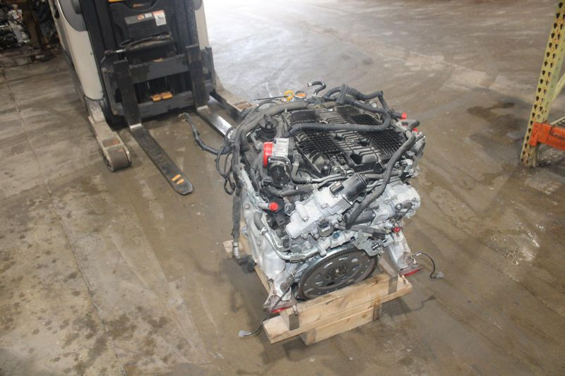 2014 Infiniti Q50 3.7l Vin B 4th Digit Vq37vhr Awd Base Thru 2 14 Used engine 3